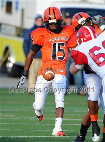 Thumbnail 3 in Riverside vs. Clairton (PIAA Class A Final) photogallery.