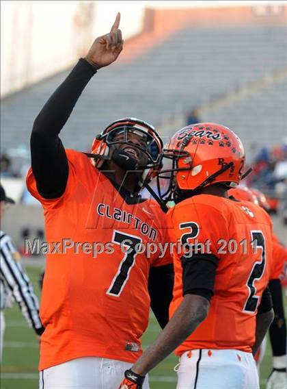 Thumbnail 2 in Riverside vs. Clairton (PIAA Class A Final) photogallery.