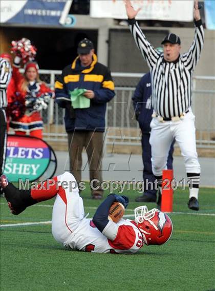 Thumbnail 3 in Riverside vs. Clairton (PIAA Class A Final) photogallery.