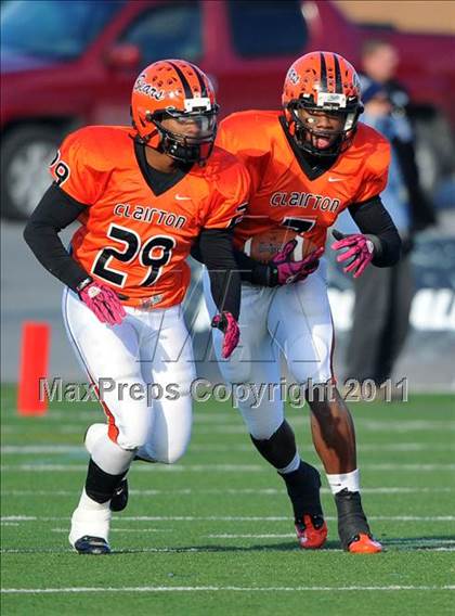 Thumbnail 2 in Riverside vs. Clairton (PIAA Class A Final) photogallery.