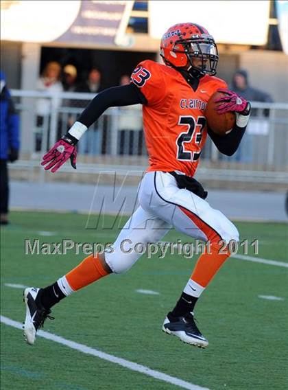 Thumbnail 3 in Riverside vs. Clairton (PIAA Class A Final) photogallery.