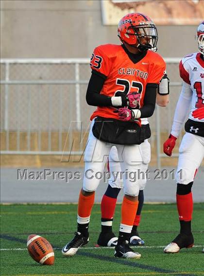 Thumbnail 2 in Riverside vs. Clairton (PIAA Class A Final) photogallery.