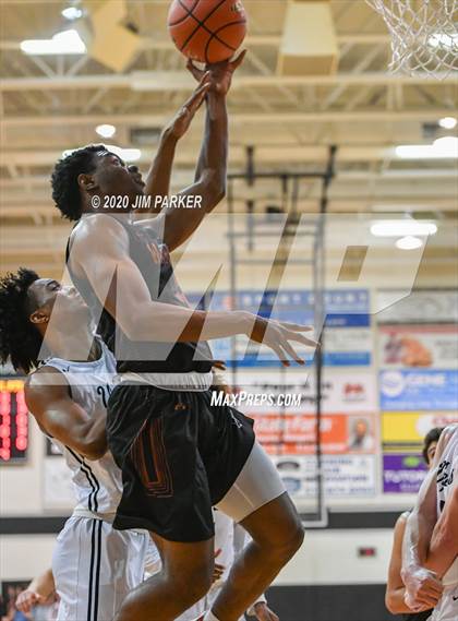 Thumbnail 2 in Round Rock Westwood vs Vandegrift (UIL 6A Regional Quarterfinal) photogallery.