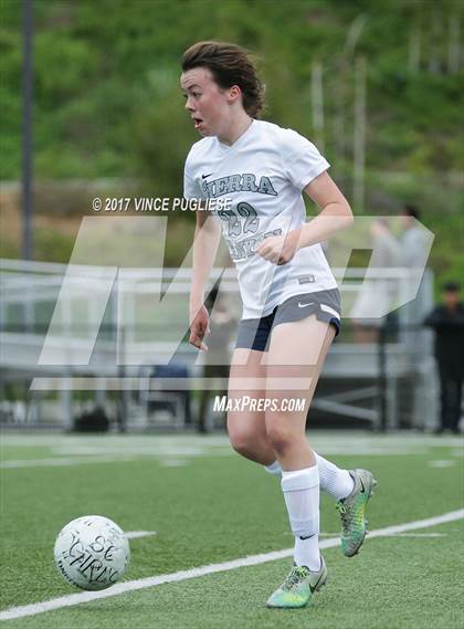Thumbnail 1 in Sierra Canyon vs. West Covina (CIF SS Playoff) photogallery.