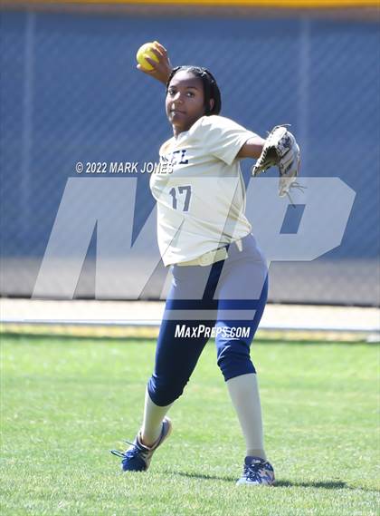 Thumbnail 3 in Centennial vs. Casteel (AIA 5A Round 1A Playoff) photogallery.