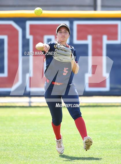 Thumbnail 1 in Centennial vs. Casteel (AIA 5A Round 1A Playoff) photogallery.