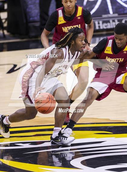 Thumbnail 1 in Cardinal Ritter College Prep vs Putnam City North (Norm Stewart Classic) photogallery.