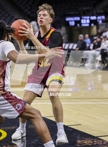 Thumbnail 2 in Cardinal Ritter College Prep vs Putnam City North (Norm Stewart Classic) photogallery.