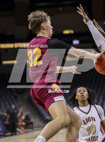 Thumbnail 2 in Cardinal Ritter College Prep vs Putnam City North (Norm Stewart Classic) photogallery.