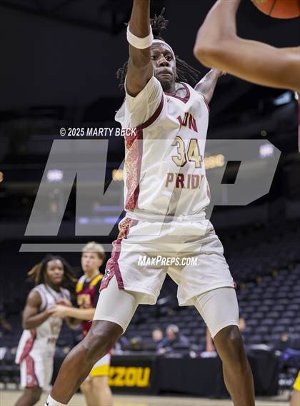 Thumbnail 3 in Cardinal Ritter College Prep vs Putnam City North (Norm Stewart Classic) photogallery.