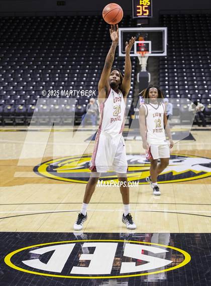 Thumbnail 3 in Cardinal Ritter College Prep vs Putnam City North (Norm Stewart Classic) photogallery.