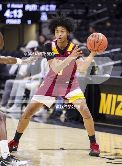Thumbnail 2 in Cardinal Ritter College Prep vs Putnam City North (Norm Stewart Classic) photogallery.