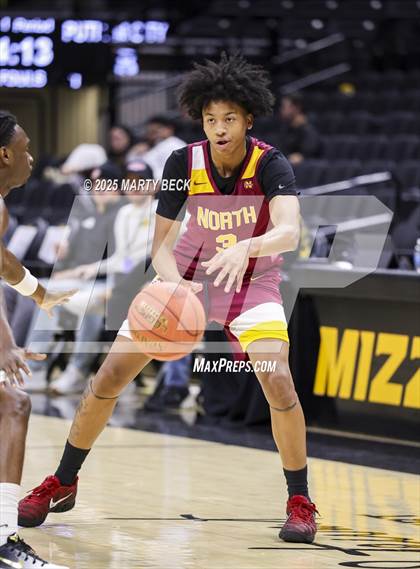 Thumbnail 2 in Cardinal Ritter College Prep vs Putnam City North (Norm Stewart Classic) photogallery.