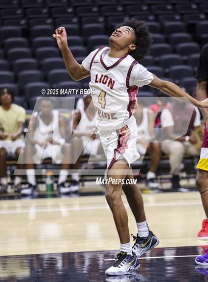 Thumbnail 2 in Cardinal Ritter College Prep vs Putnam City North (Norm Stewart Classic) photogallery.
