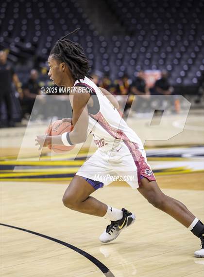 Thumbnail 3 in Cardinal Ritter College Prep vs Putnam City North (Norm Stewart Classic) photogallery.