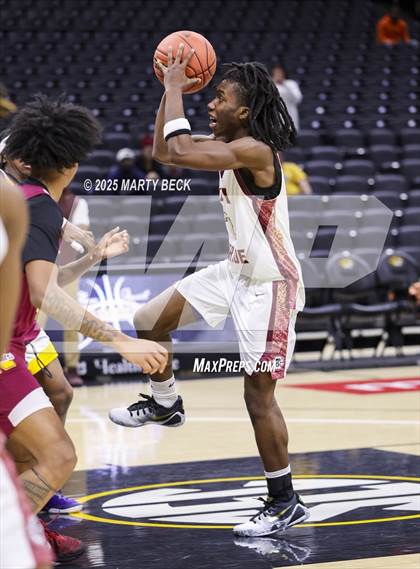 Thumbnail 1 in Cardinal Ritter College Prep vs Putnam City North (Norm Stewart Classic) photogallery.
