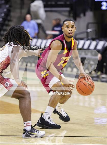 Thumbnail 3 in Cardinal Ritter College Prep vs Putnam City North (Norm Stewart Classic) photogallery.