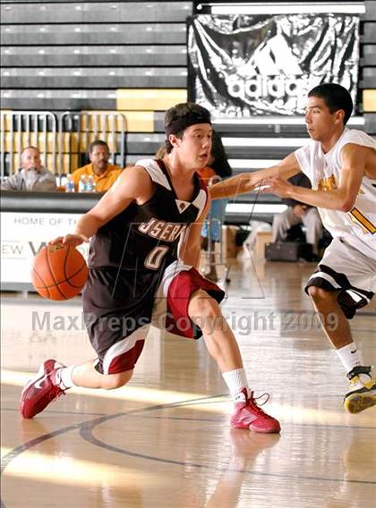 Thumbnail 2 in Temecula Valley vs. JSerra Catholic (MaxPreps Holiday Classic) photogallery.