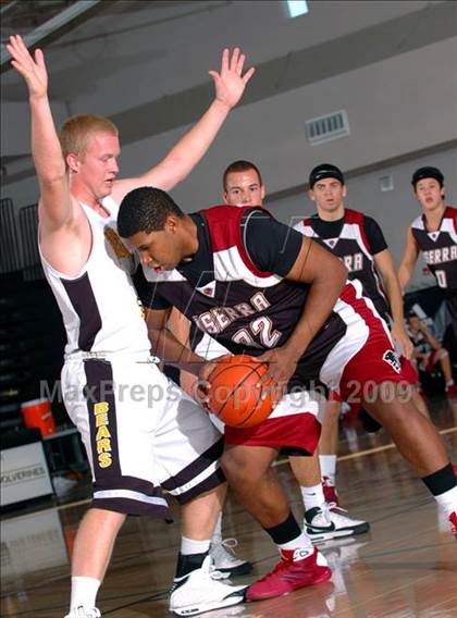 Thumbnail 2 in Temecula Valley vs. JSerra Catholic (MaxPreps Holiday Classic) photogallery.