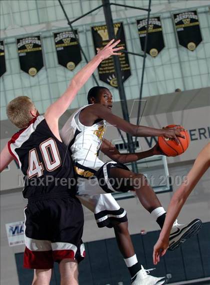 Thumbnail 3 in Temecula Valley vs. JSerra Catholic (MaxPreps Holiday Classic) photogallery.