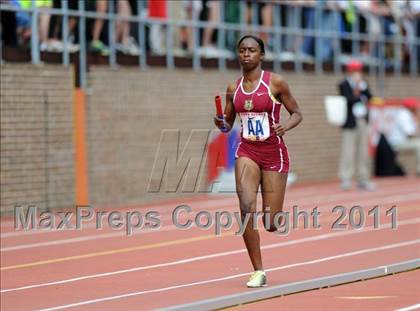 Thumbnail 2 in 117th Penn Relays (Girls 400m Hurdles and 4x800m Event 103) photogallery.