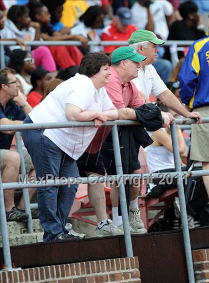 Thumbnail 3 in 117th Penn Relays (Girls 400m Hurdles and 4x800m Event 103) photogallery.