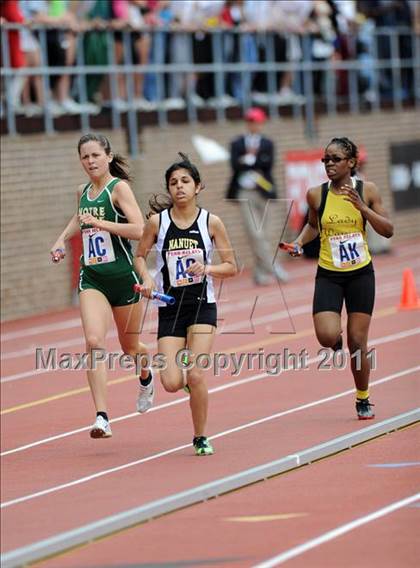 Thumbnail 3 in 117th Penn Relays (Girls 400m Hurdles and 4x800m Event 103) photogallery.