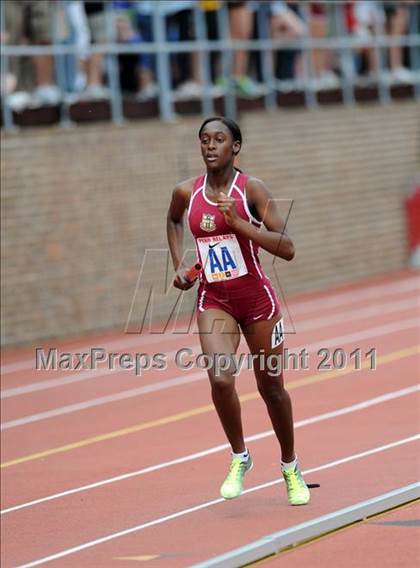 Thumbnail 1 in 117th Penn Relays (Girls 400m Hurdles and 4x800m Event 103) photogallery.