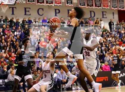 Thumbnail 2 in Sierra Canyon vs. Montgomery (San Diego Tip-Off Challenge) photogallery.