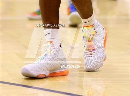Thumbnail 2 in Sierra Canyon vs. Montgomery (San Diego Tip-Off Challenge) photogallery.