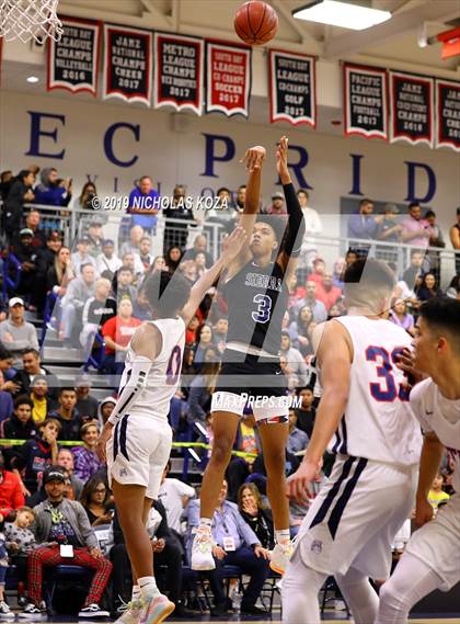Thumbnail 2 in Sierra Canyon vs. Montgomery (San Diego Tip-Off Challenge) photogallery.