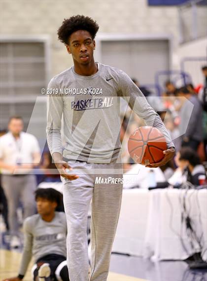 Thumbnail 1 in Sierra Canyon vs. Montgomery (San Diego Tip-Off Challenge) photogallery.