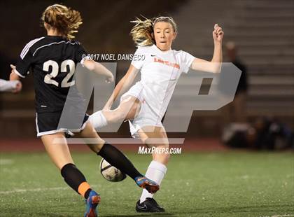 Thumbnail 2 in Los Gatos vs. Woodside (CIF CCS D1 Semifinal) photogallery.