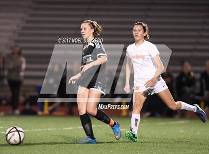 Thumbnail 3 in Los Gatos vs. Woodside (CIF CCS D1 Semifinal) photogallery.