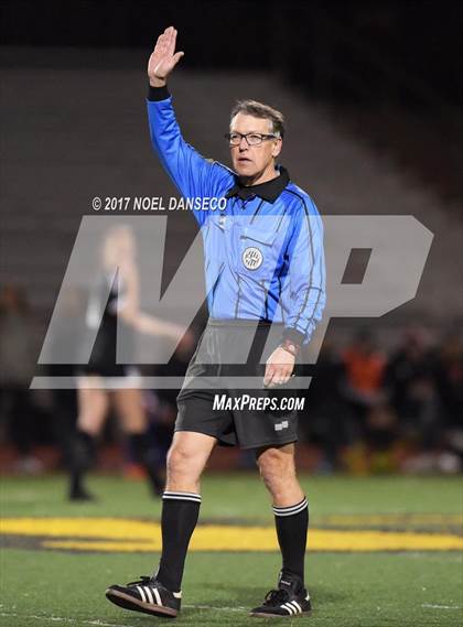 Thumbnail 3 in Los Gatos vs. Woodside (CIF CCS D1 Semifinal) photogallery.