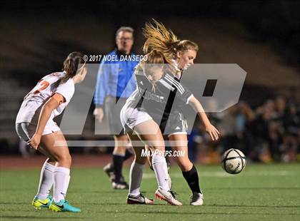 Thumbnail 3 in Los Gatos vs. Woodside (CIF CCS D1 Semifinal) photogallery.