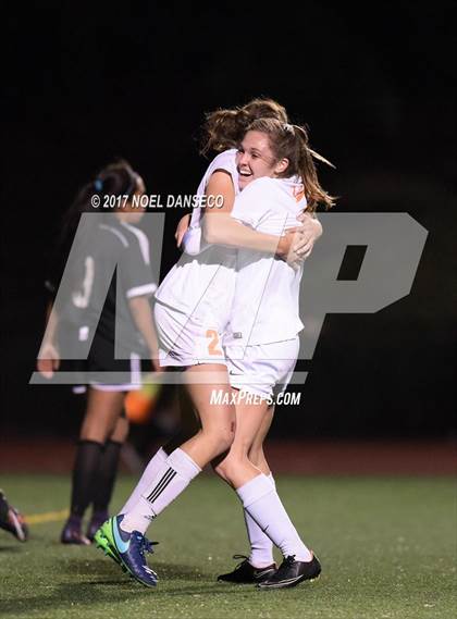 Thumbnail 3 in Los Gatos vs. Woodside (CIF CCS D1 Semifinal) photogallery.
