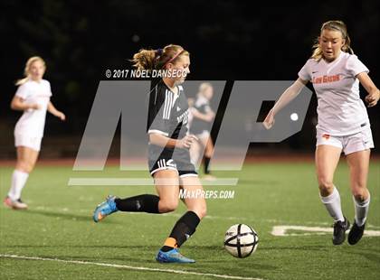 Thumbnail 3 in Los Gatos vs. Woodside (CIF CCS D1 Semifinal) photogallery.