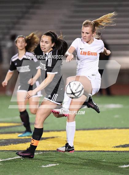 Thumbnail 3 in Los Gatos vs. Woodside (CIF CCS D1 Semifinal) photogallery.