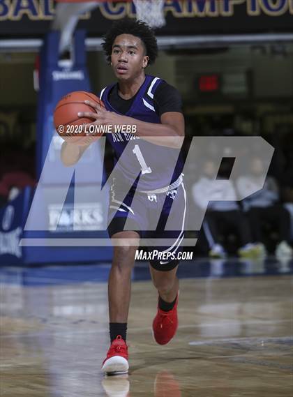 Thumbnail 2 in New Rochelle vs. Horace Greeley (Section 1 Class AA Semifinal) photogallery.