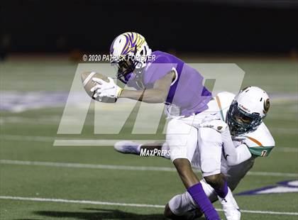 Thumbnail 2 in Sam Houston vs. Brackenridge photogallery.
