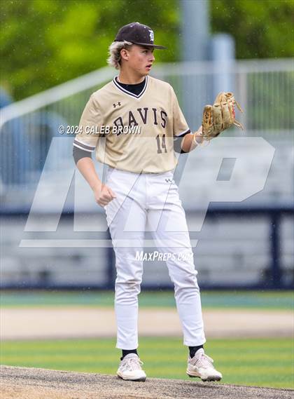 Thumbnail 1 in Davis vs. Corner Canyon (UHSAA 6A Bracket Play) photogallery.