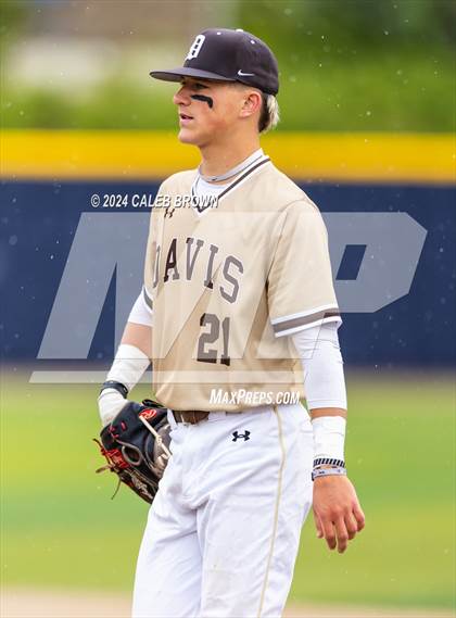 Thumbnail 2 in Davis vs. Corner Canyon (UHSAA 6A Bracket Play) photogallery.