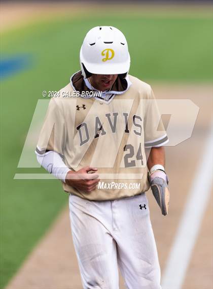 Thumbnail 2 in Davis vs. Corner Canyon (UHSAA 6A Bracket Play) photogallery.