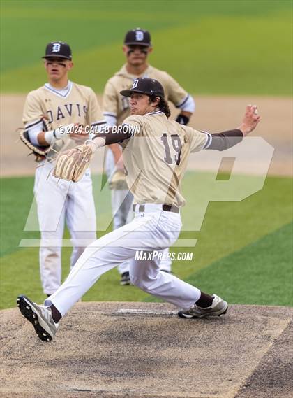 Thumbnail 1 in Davis vs. Corner Canyon (UHSAA 6A Bracket Play) photogallery.