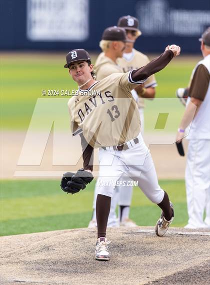 Thumbnail 2 in Davis vs. Corner Canyon (UHSAA 6A Bracket Play) photogallery.