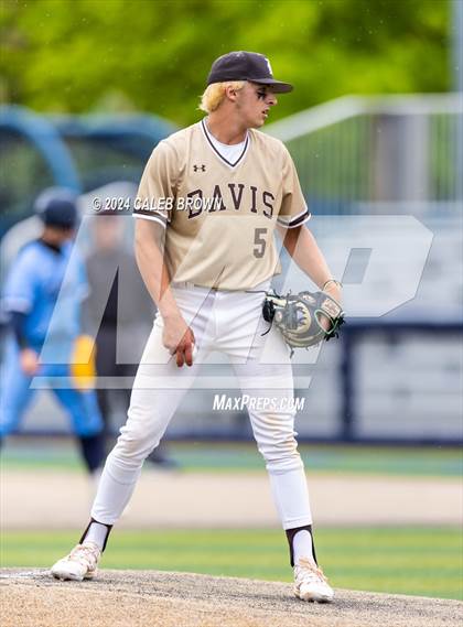Thumbnail 2 in Davis vs. Corner Canyon (UHSAA 6A Bracket Play) photogallery.