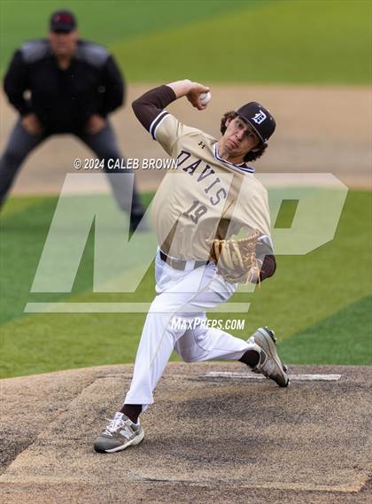 Thumbnail 3 in Davis vs. Corner Canyon (UHSAA 6A Bracket Play) photogallery.