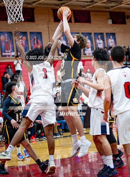 Thumbnail 3 in Salpointe Catholic @ Sahuaro photogallery.