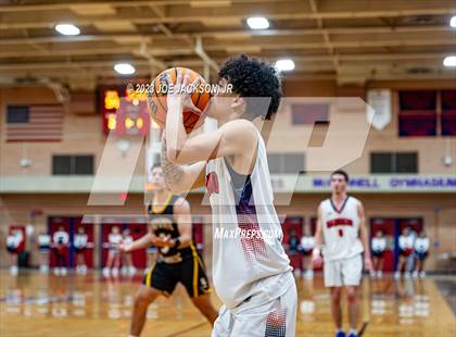 Thumbnail 1 in Salpointe Catholic @ Sahuaro photogallery.
